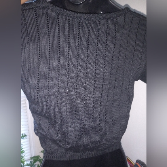 Short Sleeve Knit Belly Top Sweater - Picture 3 of 3